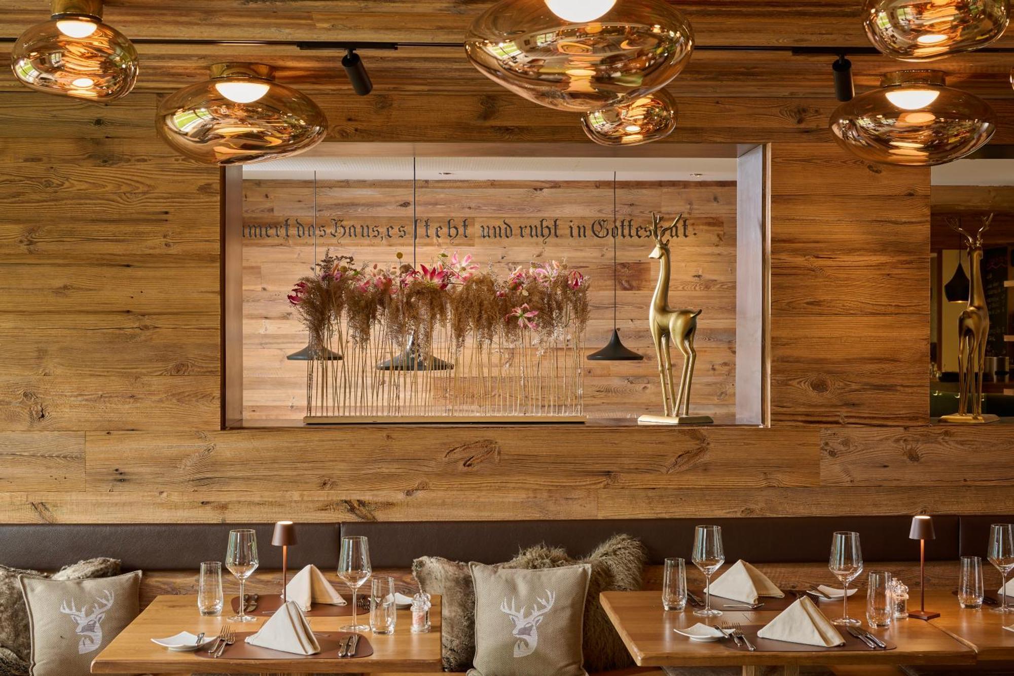 גרינדלוולד Aspen Alpine Lifestyle Hotel מראה חיצוני תמונה
